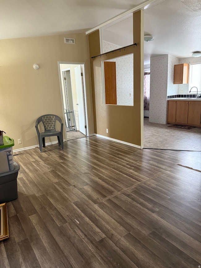 1725 180 E unit D137, Tooele, UT 84074 - photo 2