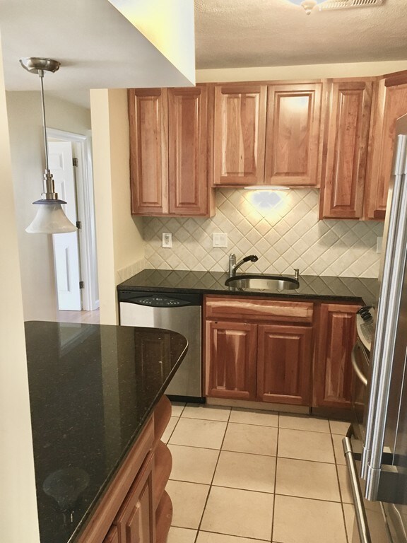 925 E 2nd St unit 2, Boston, MA 02127 - photo 2