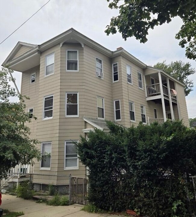 20 Woodbine St unit 1, Worcester, MA 01603 - photo 7