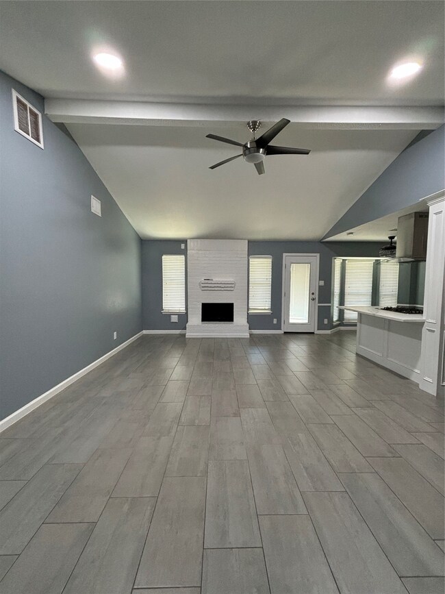 9514 Misty Bridge St, Houston, TX 77075 - photo 3