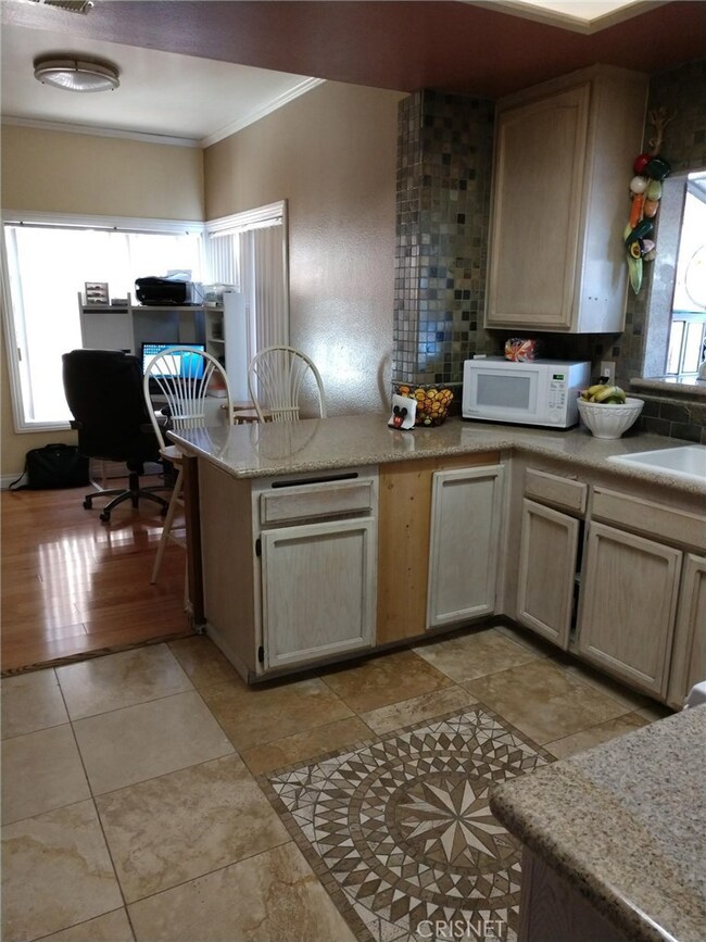 13630 1/2 Dronfield Ave, Sylmar, CA 91342 - photo 5