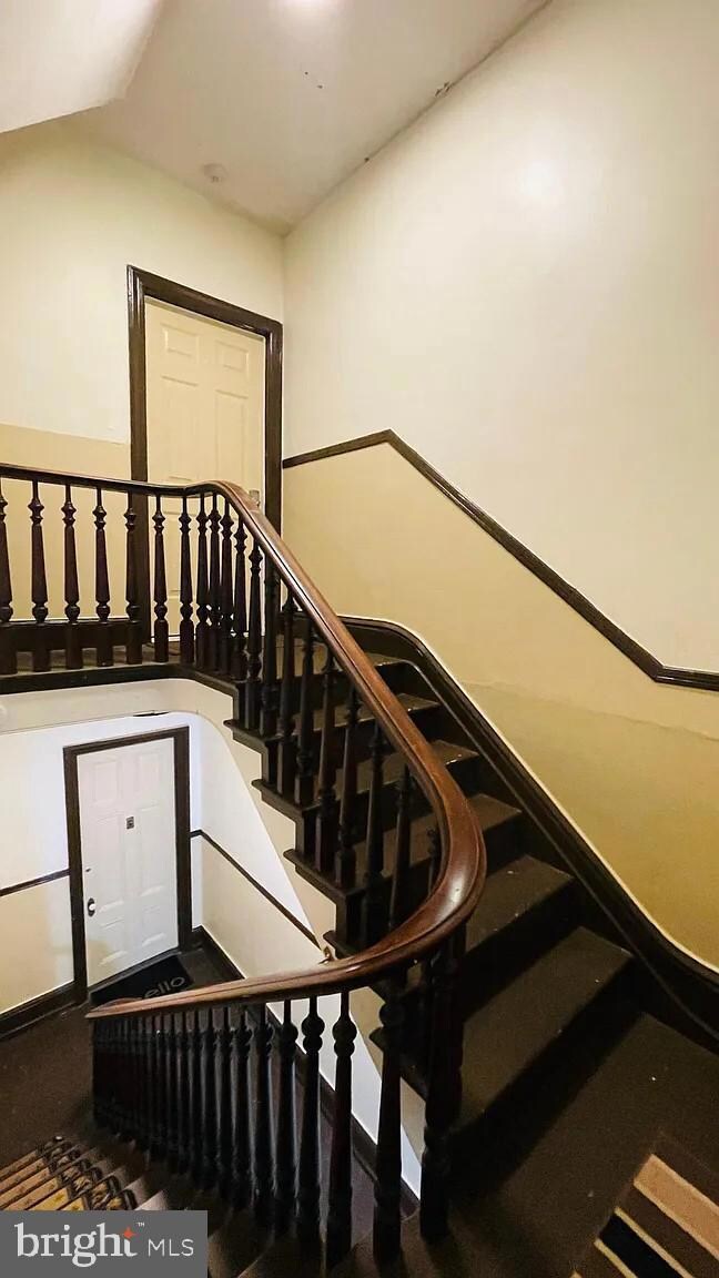 106 Stuart Ave, Downingtown, PA 19335 - photo 2