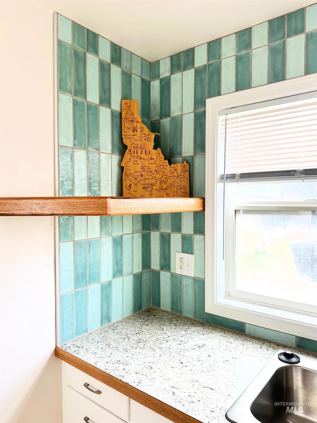 217 & 219 Oregon St, Gooding, ID 83330 - photo 6