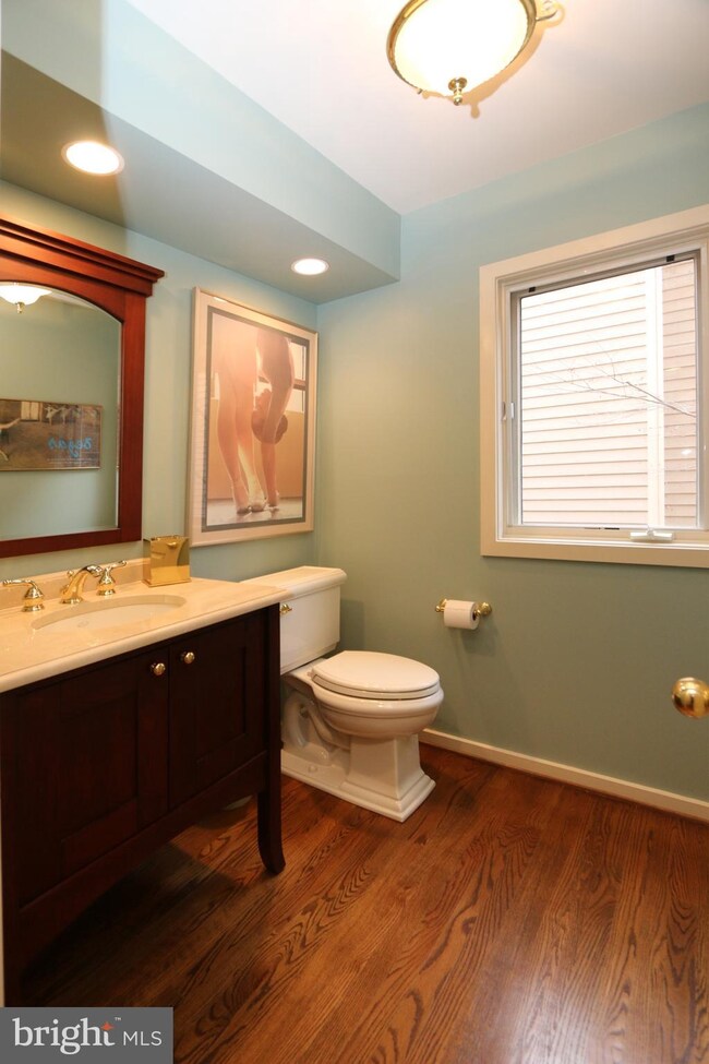 1402 Belcastle Ct, Reston, VA 20194 - photo 6