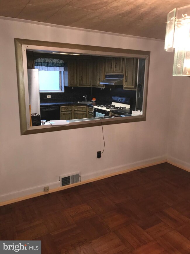 404 W Grays Ave, Glenolden, PA 19036 - photo 3