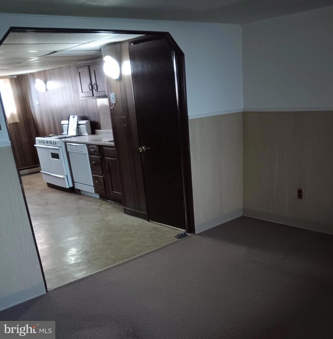 303 Westbridge Rd, Glenolden, PA 19036 - photo 5