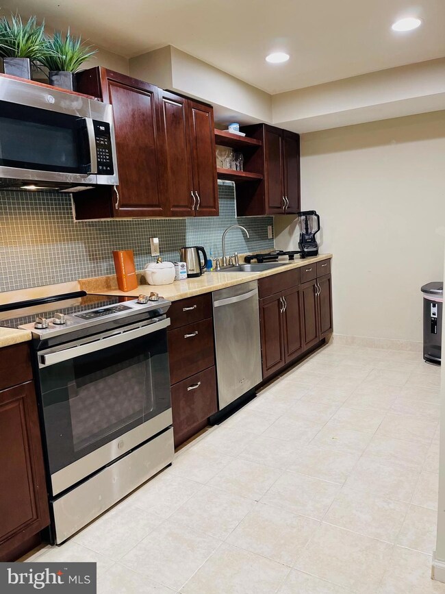 863 Wedgewood Dr, Lansdale, PA 19446 - photo 4