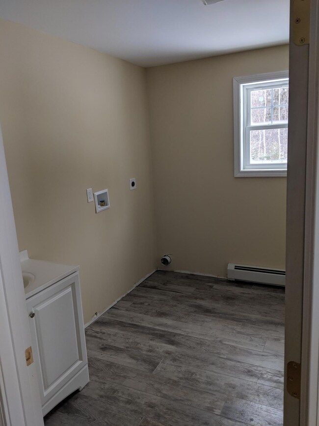 21 Ridgewood Bathroom and Laundry Hookup