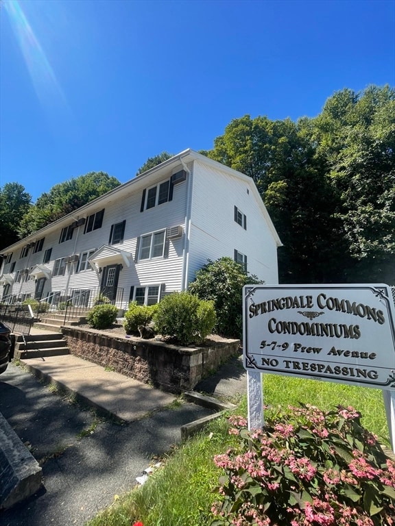 9 Prew Ave unit 4A, Holyoke, MA 01040 - photo 3