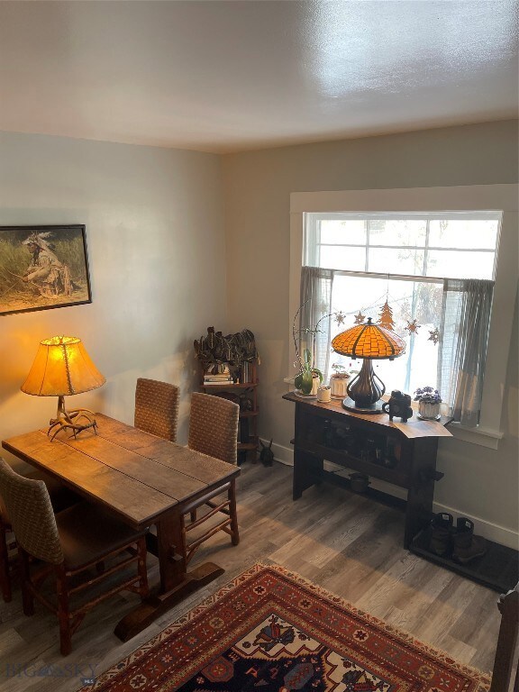 Dining area photo 2