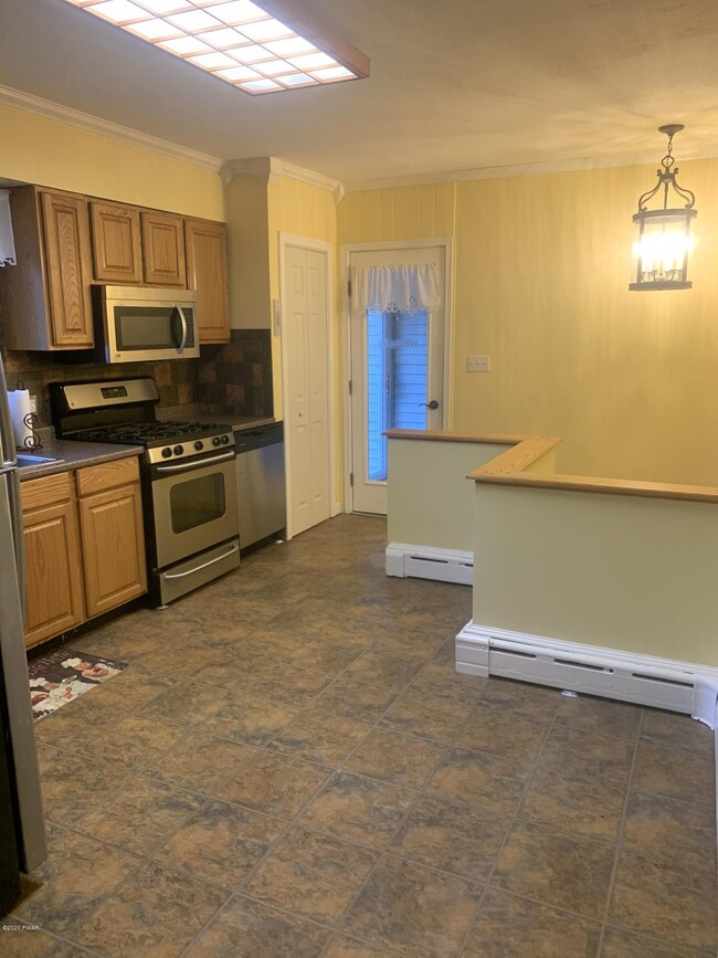 451 Woodland Ave, Hawley, PA 18428 - photo 7