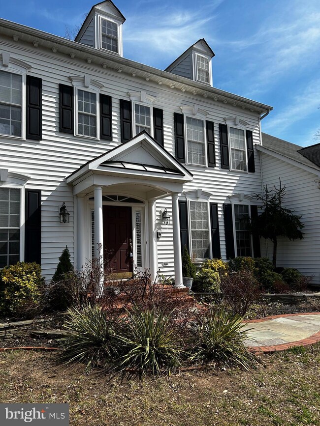 16649 Radcliffe Ln, Woodbridge, VA 22191 - photo 2