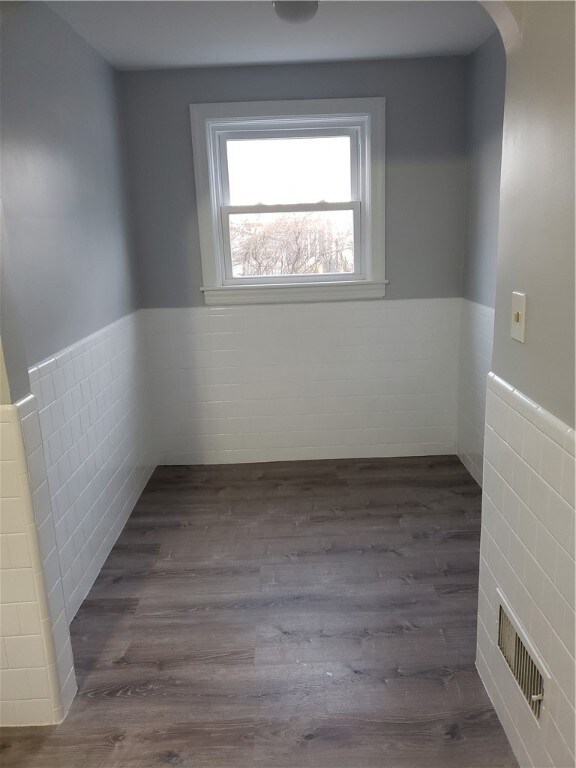 Breakfast Nook/ Dining Area