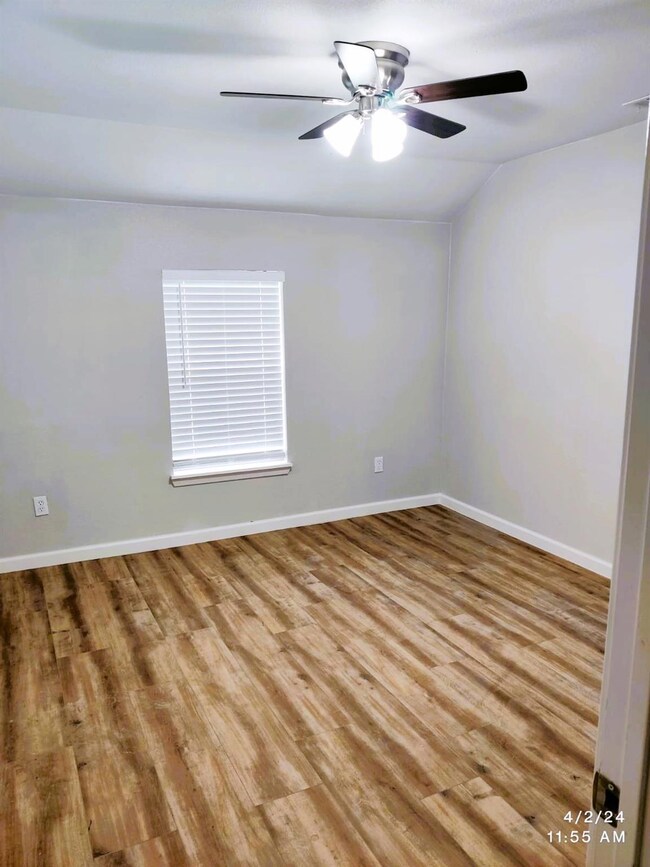 127 E Prospect St, Denison, TX 75021 - photo 4