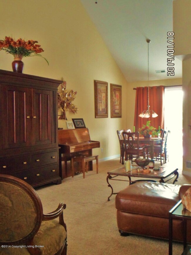 9012 Teak Dr, Louisville, KY 40228 - photo 3