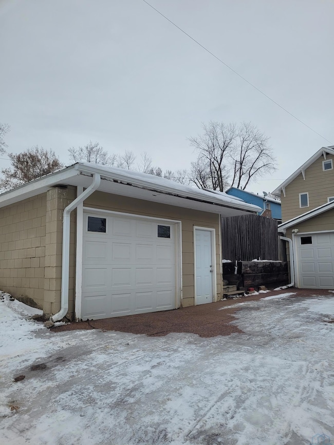 2217 S Maple St, Sioux City, IA 51106 - photo 3