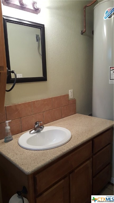 107 E Washington Ave, Copperas Cove, TX 76522 - photo 7