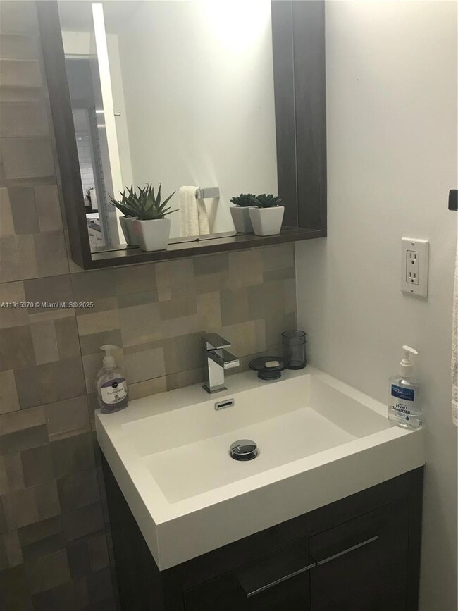 The Venetia unit 609, Miami, FL 33132 - photo 7