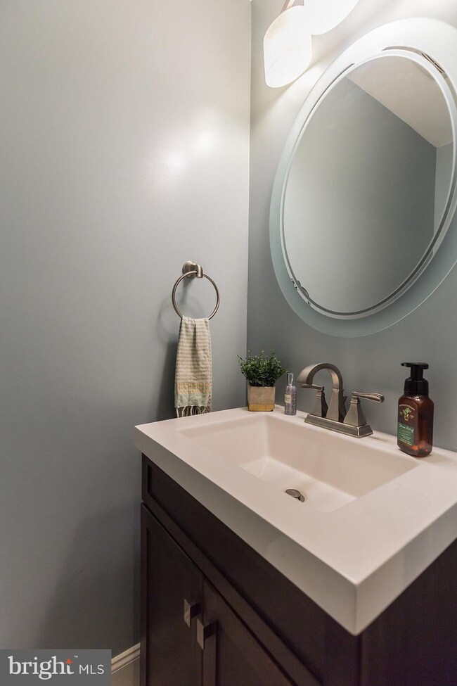 46671 W Saint Marys Manor Rd, Drayden, MD 20630 - photo 4