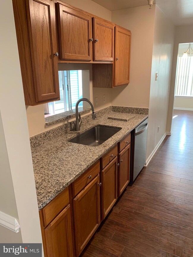 6512 Lake Park Dr unit 1J, Greenbelt, MD 20770 - photo 5