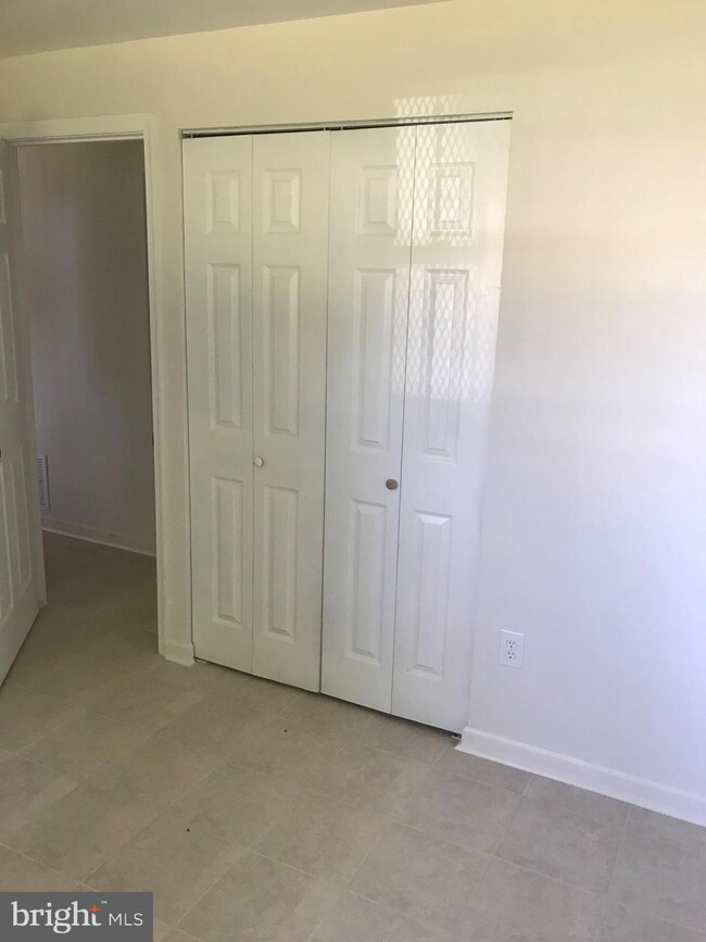 6407 Valley Park Rd, Capitol Heights, MD 20743 - photo 4