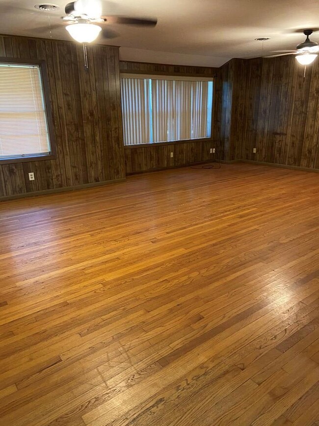 2809 Duberry St, Bay City, TX 77414 - photo 3