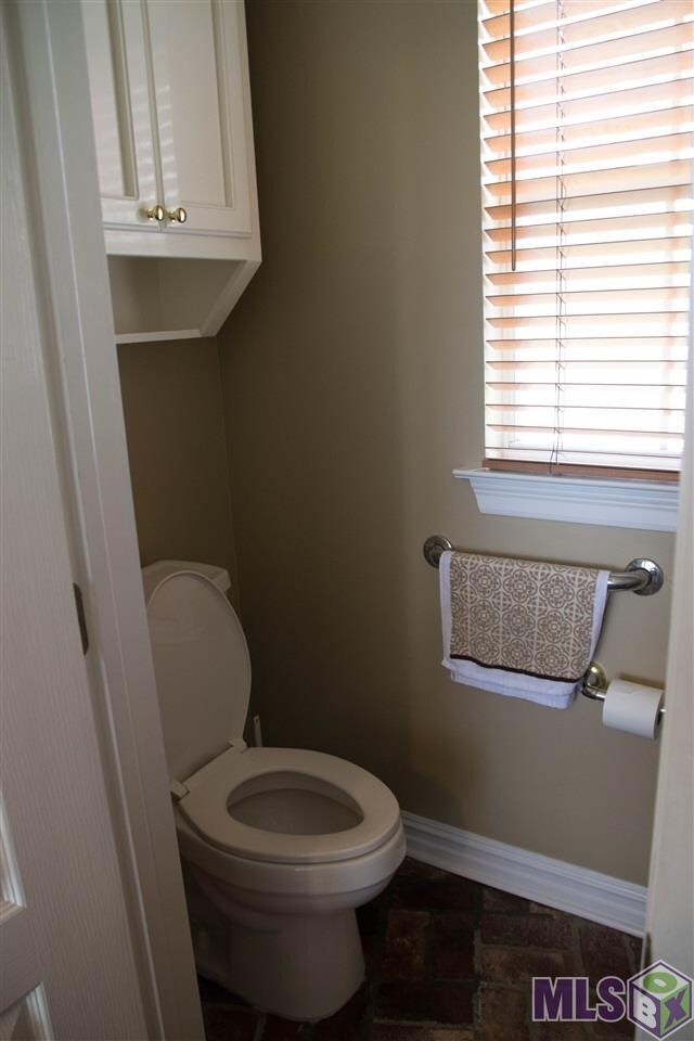 10711 N Great Oak Ct, Baton Rouge, LA 70810 - photo 6