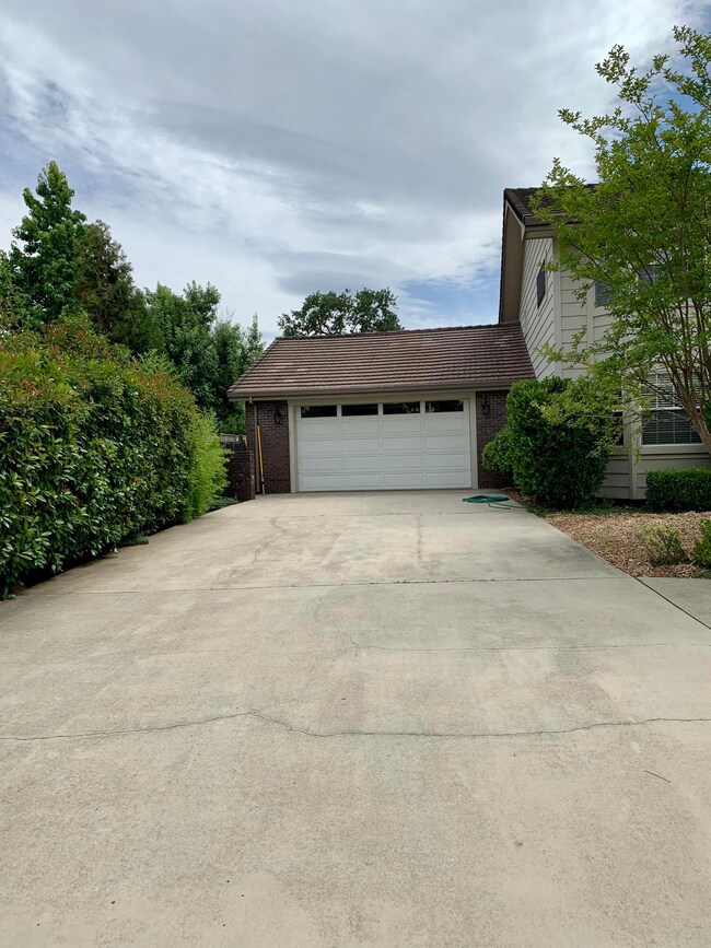 2833 Starlight Blvd, Redding, CA 96001 - photo 3