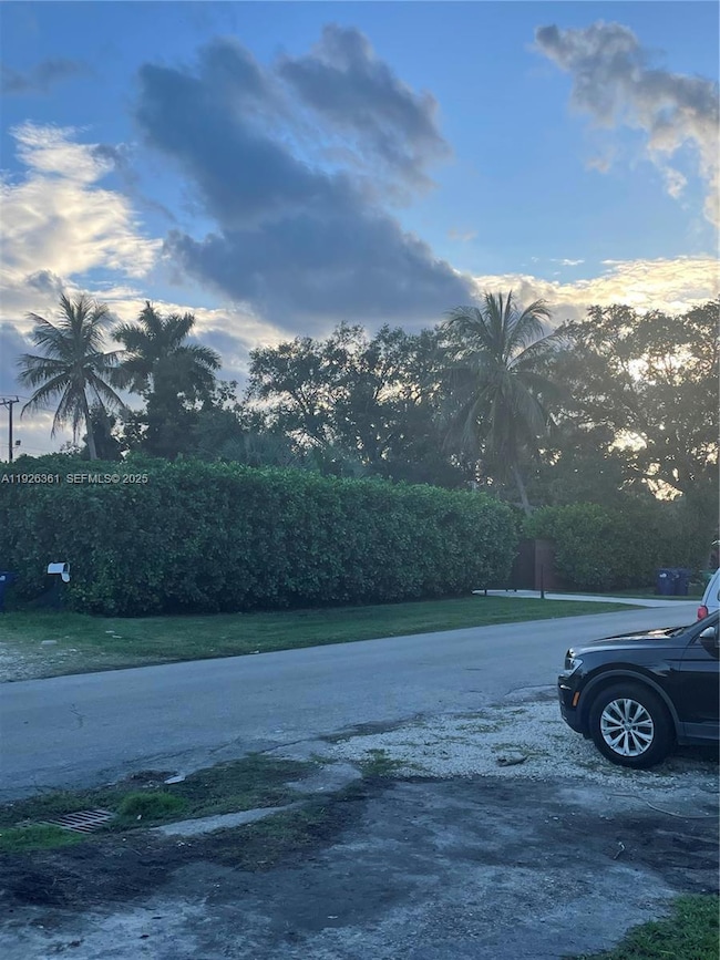 1451 NE 118th St, Miami, FL 33161 - photo 5