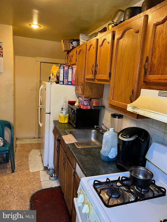 113 Whitely Terrace, Darby, PA 19023 - photo 5