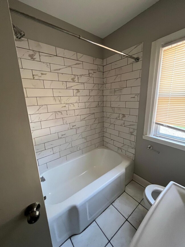 Dakota Bathroom #1.jpg