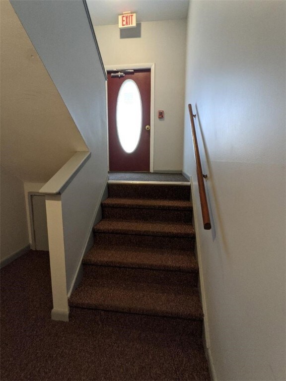 1 Village Ct unit 1, West Warwick, RI 02893 - photo 2