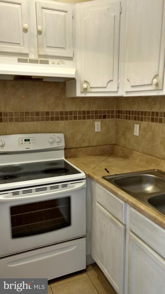 116 Clay St unit 2, Baltimore, MD 21201 - photo 4