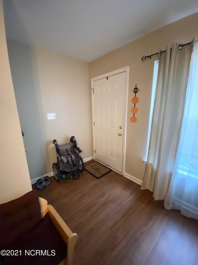 317 Bracken Place, Jacksonville, NC 28540 - photo 5