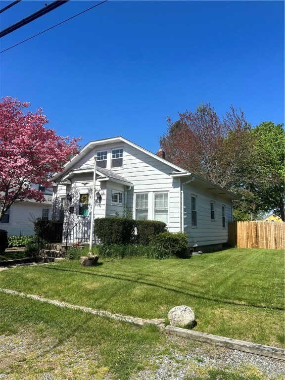 245 Morse Ave, Warwick, RI 02886 - photo 5
