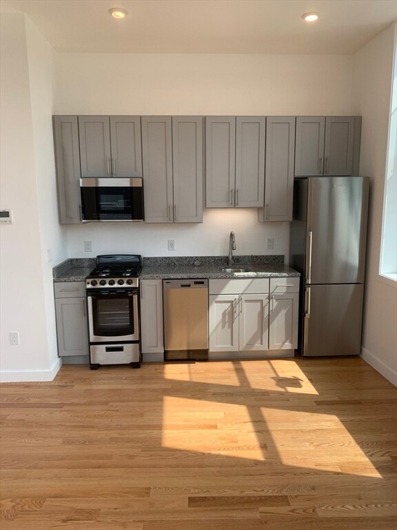 64 Market St unit 203, Lynn, MA 01901 - photo 2