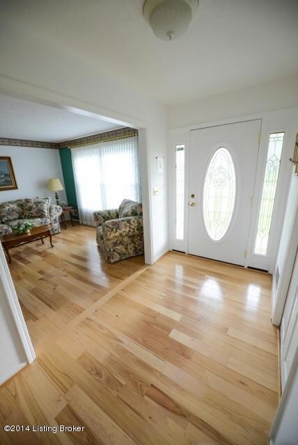 8201 Cortland Dr, Louisville, KY 40228 - photo 7