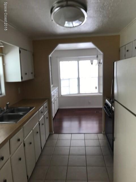 916 Periwinkle Cir, Sebastian, FL 32976 - photo 2