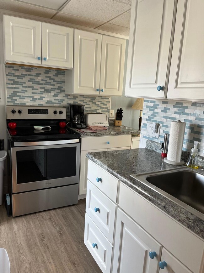 9 E Grand Ave unit 10, Scarborough, ME 04074 - photo 6