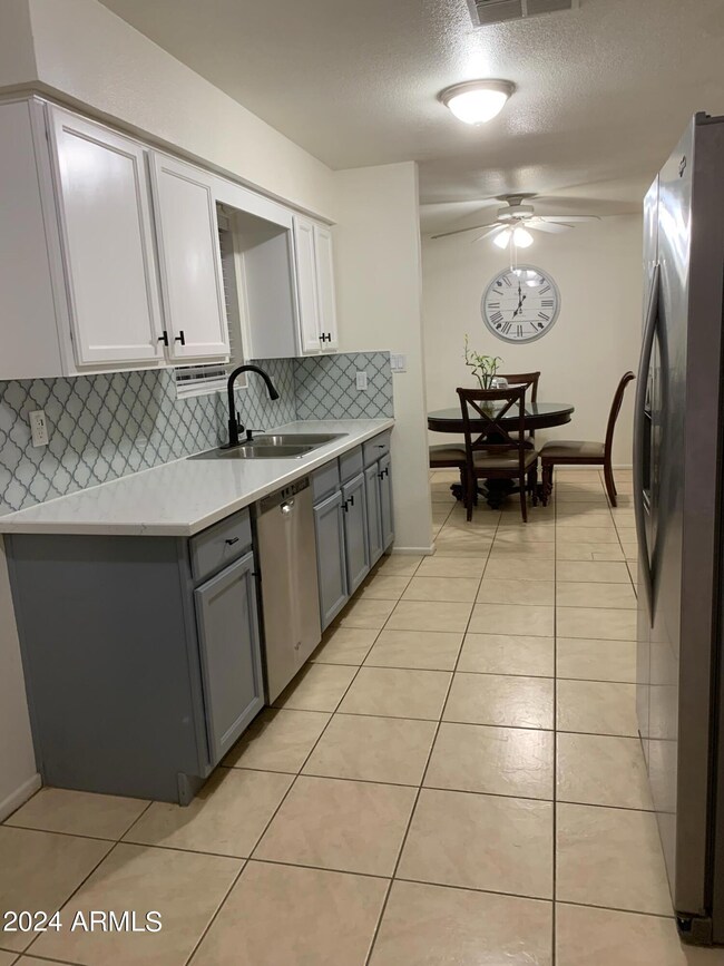 1736 E Frye Rd, Chandler, AZ 85225 - photo 2