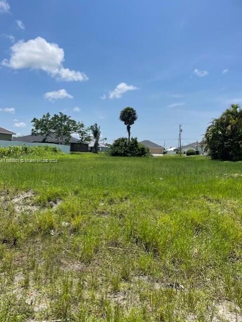 2702 NE NE 7th Ave, Cape Coral, FL 33909 - photo 2