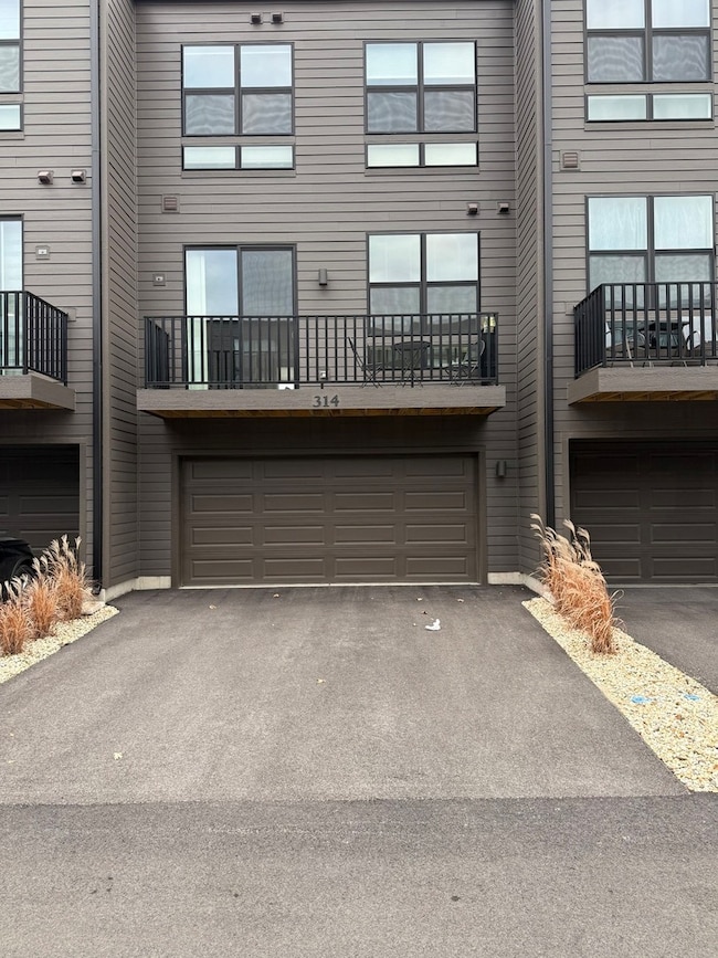 314 Summit Cir, Lombard, IL 60148 - photo 2