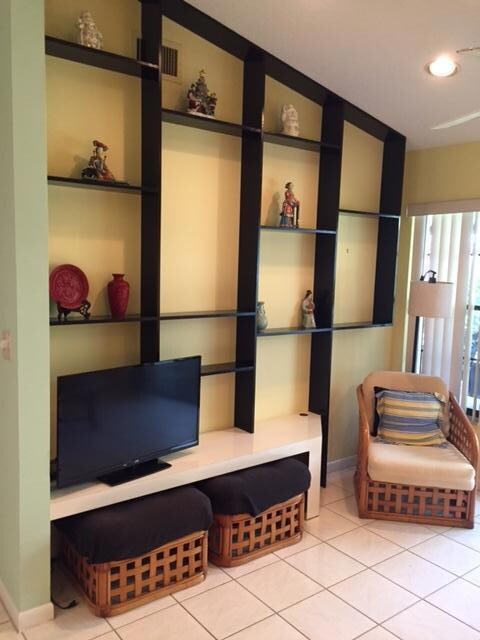 livingroom built in