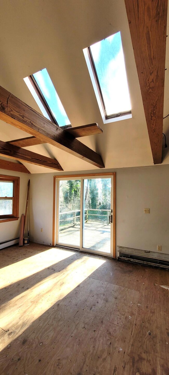 Great Room, slider to deck