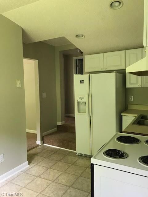 812 Mcclintock St, Reidsville, NC 27320 - photo 7