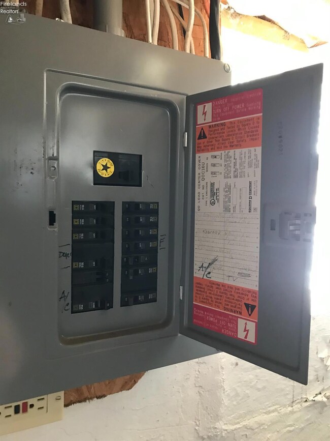 2305 E 33rd St, Lorain, OH 44055 - photo 6