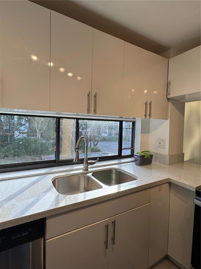 Plaza of the Americas unit 226, Sunny Isles Beach, FL 33160 - photo 4