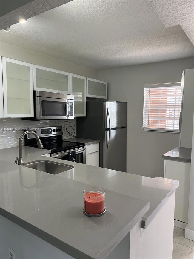 10373 NW 8th St unit 103, Pembroke Pines, FL 33026 - photo 4