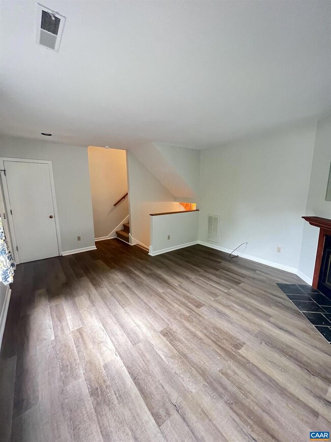 706 Exton Ct, Charlottesville, VA 22901 - photo 3