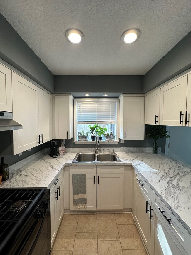 4515 Oak Shadows Dr, Houston, TX 77091 - photo 3